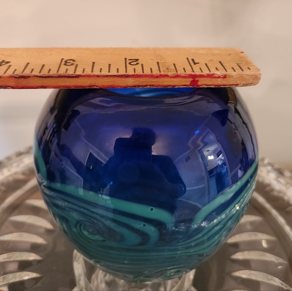 Vintage 1972 Signed Studio Art Glass Vase Handblown Blue Green Swirl MCM 5" - Picture 8 of 9